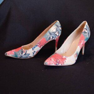 Marc Fisher Floral Pumps
